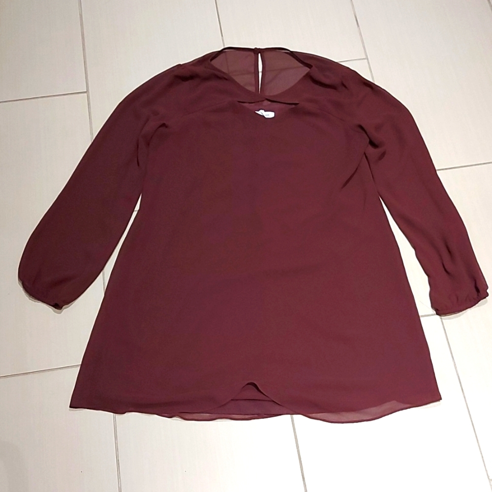 Adorable BCBGeneration burgundy tunic medium